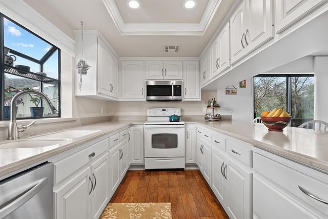 2797 Oak Creek Ct, Cameron Park, CA 95682