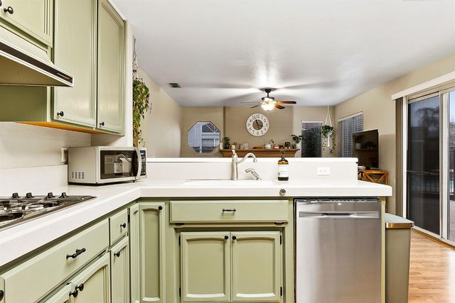 9324 Whittemore Dr, Elk Grove, CA 95624