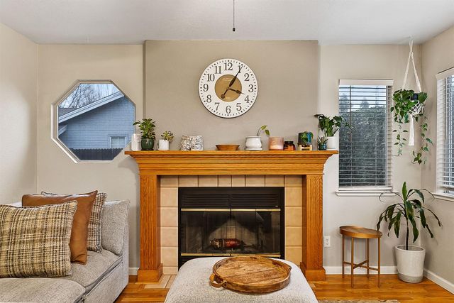 9324 Whittemore Dr, Elk Grove, CA 95624