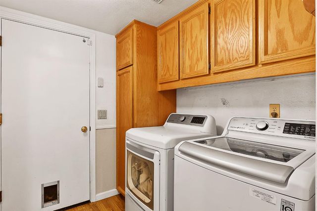 9324 Whittemore Dr, Elk Grove, CA 95624