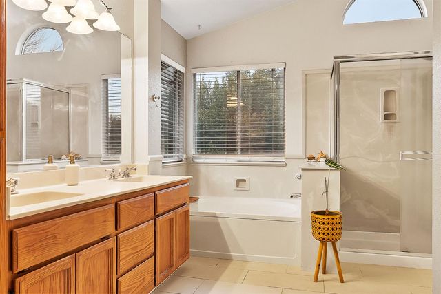 9324 Whittemore Dr, Elk Grove, CA 95624