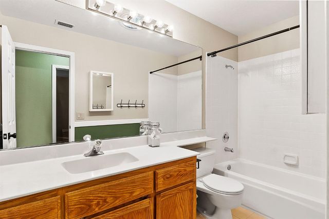 9324 Whittemore Dr, Elk Grove, CA 95624