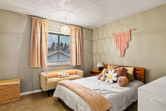 9324 Whittemore Dr, Elk Grove, CA 95624