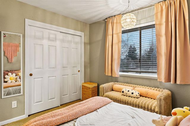 9324 Whittemore Dr, Elk Grove, CA 95624