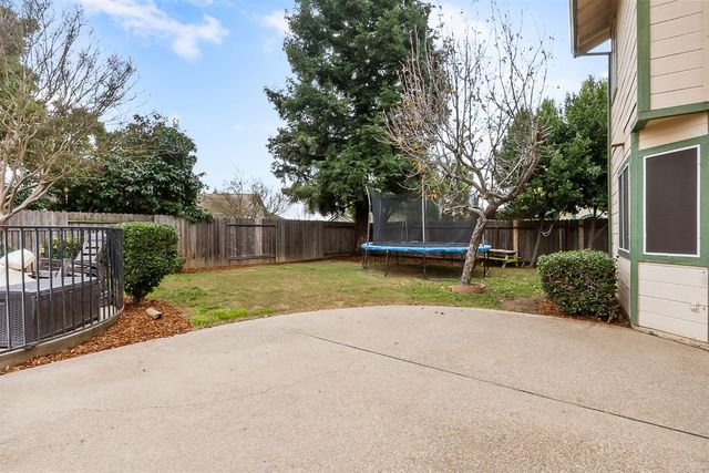 9324 Whittemore Dr, Elk Grove, CA 95624