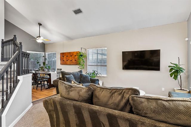 9324 Whittemore Dr, Elk Grove, CA 95624