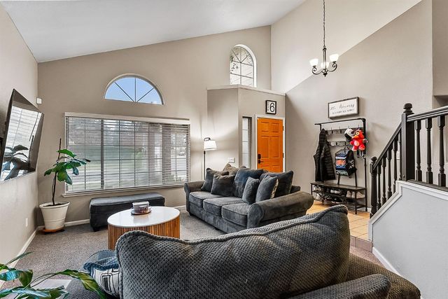 9324 Whittemore Dr, Elk Grove, CA 95624