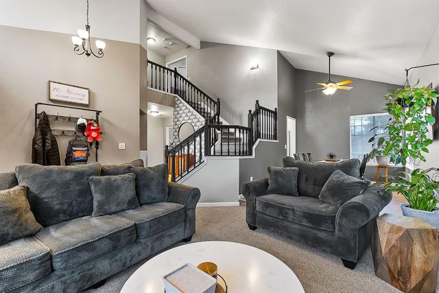 9324 Whittemore Dr, Elk Grove, CA 95624