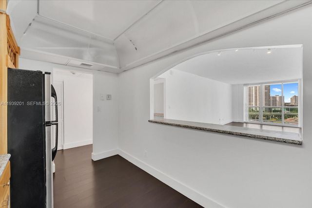 19390 Collins AV 1211, Sunny Isles Beach, FL 33160