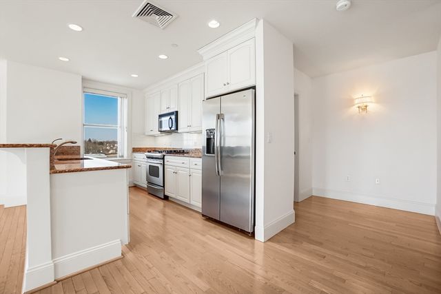 116-128 Rantoul St. 509, Beverly, MA 01915