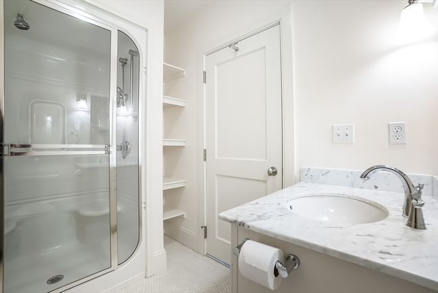 116-128 Rantoul St. 509, Beverly, MA 01915