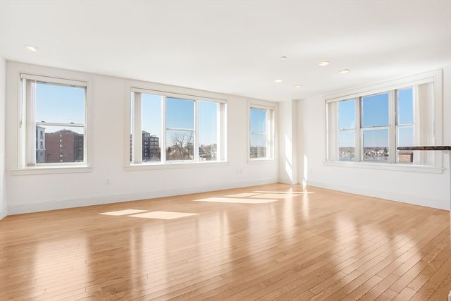 116-128 Rantoul St. 509, Beverly, MA 01915