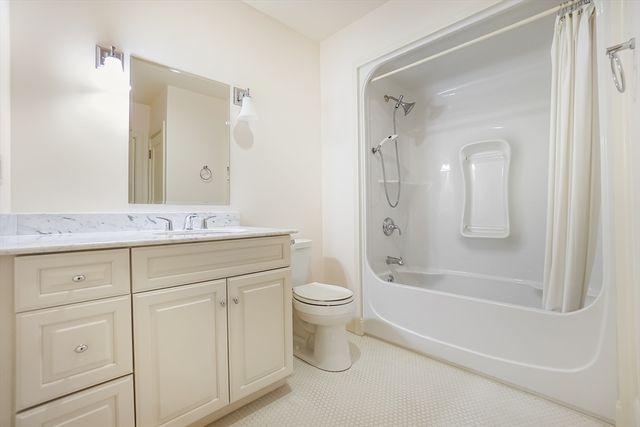 116-128 Rantoul St. 509, Beverly, MA 01915