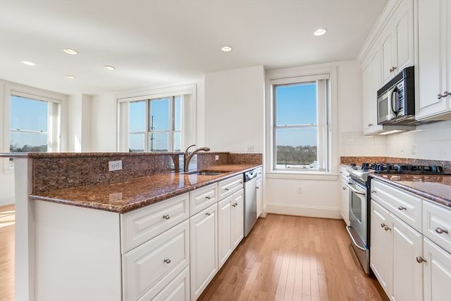 116-128 Rantoul St. 509, Beverly, MA 01915