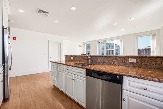 116-128 Rantoul St. 509, Beverly, MA 01915