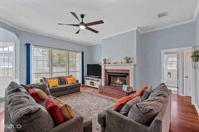 6020 Applegate Circle, Bossier City, LA 71111