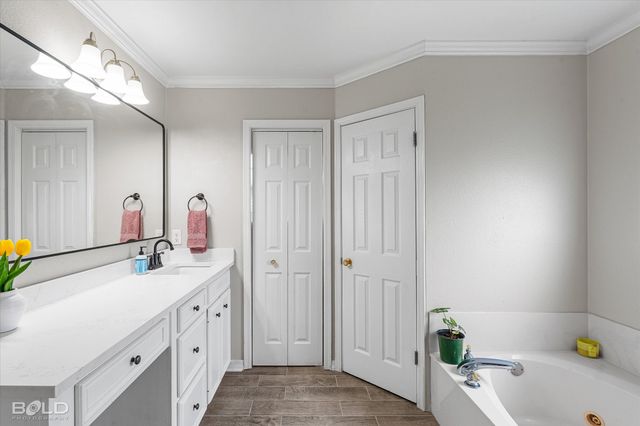 6020 Applegate Circle, Bossier City, LA 71111