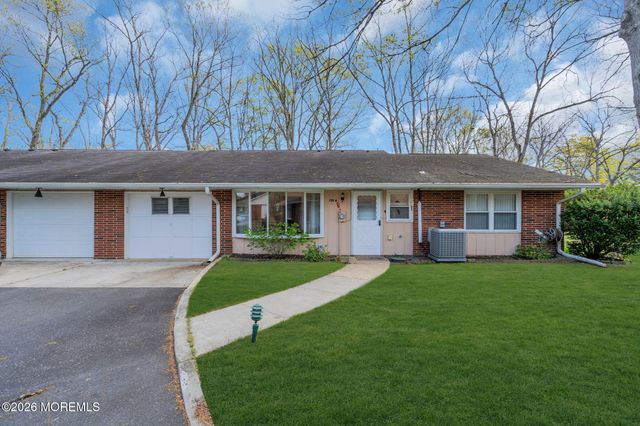 178A Sterling Court, Lakewood, NJ 08701