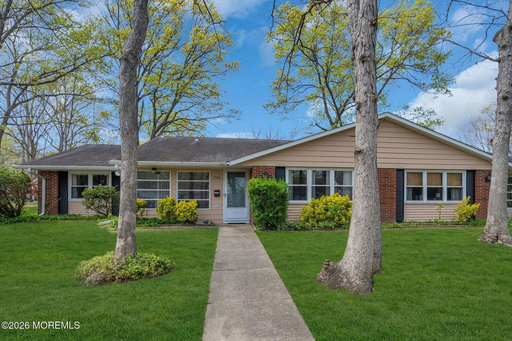 178A Sterling Court, Lakewood, NJ 08701