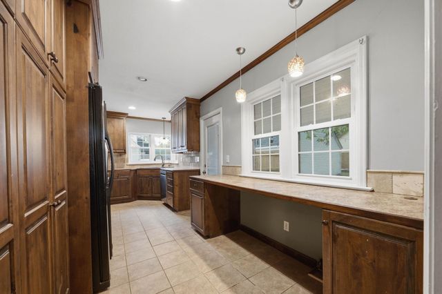 115 N Ridgewood Drive, Wichita, KS 67208