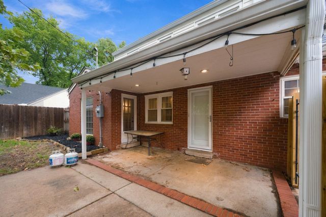 115 N Ridgewood Drive, Wichita, KS 67208