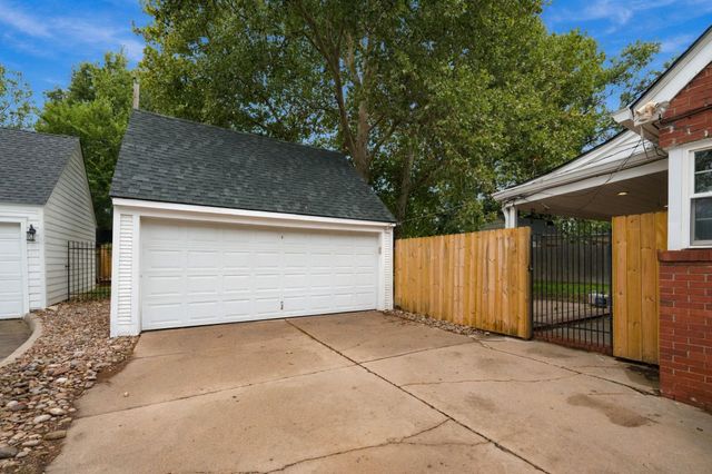 115 N Ridgewood Drive, Wichita, KS 67208