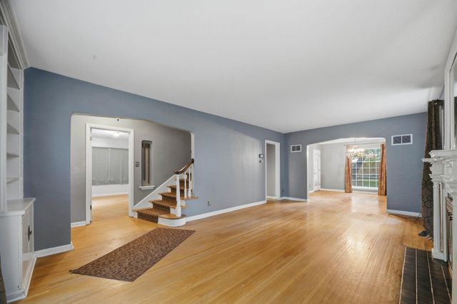 115 N Ridgewood Drive, Wichita, KS 67208