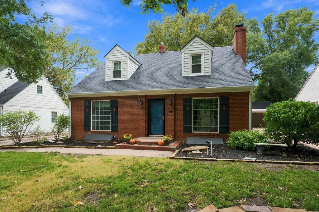 115 N Ridgewood Drive, Wichita, KS 67208