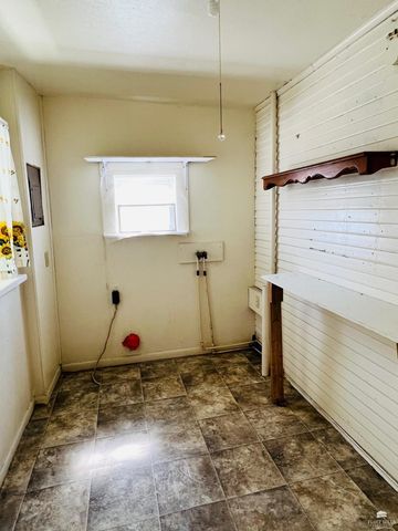 236 W 10th Street, Junction City, KS 66441