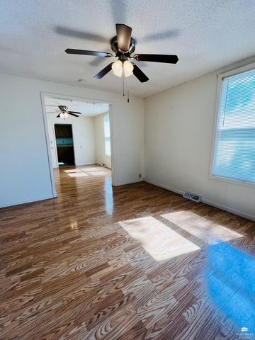 236 W 10th Street, Junction City, KS 66441