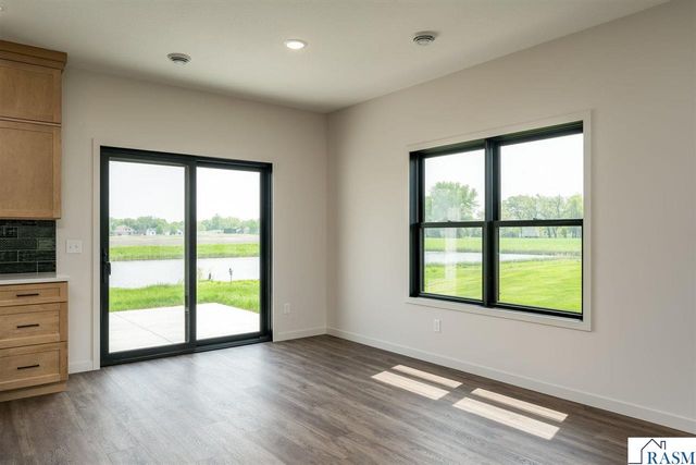 2112 Deerwood Drive, North Mankato, MN 56003