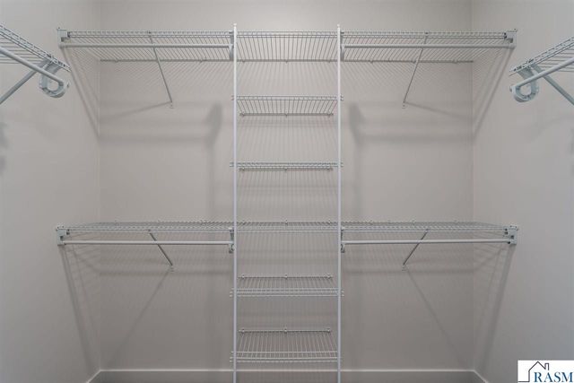 2112 Deerwood Drive, North Mankato, MN 56003