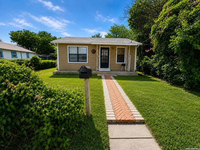 807 SW 24th St, San Antonio, TX 78207