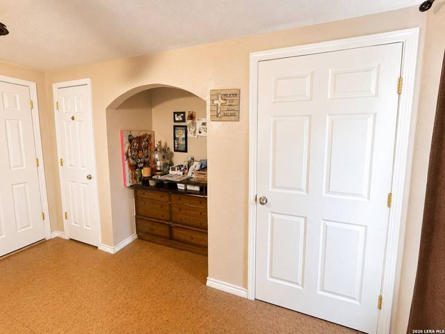 807 SW 24th St, San Antonio, TX 78207