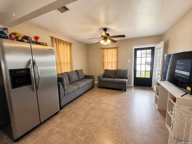 807 SW 24th St, San Antonio, TX 78207