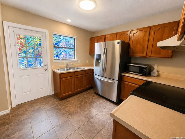 807 SW 24th St, San Antonio, TX 78207