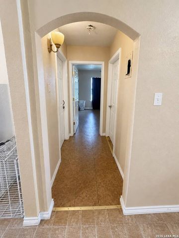 807 SW 24th St, San Antonio, TX 78207