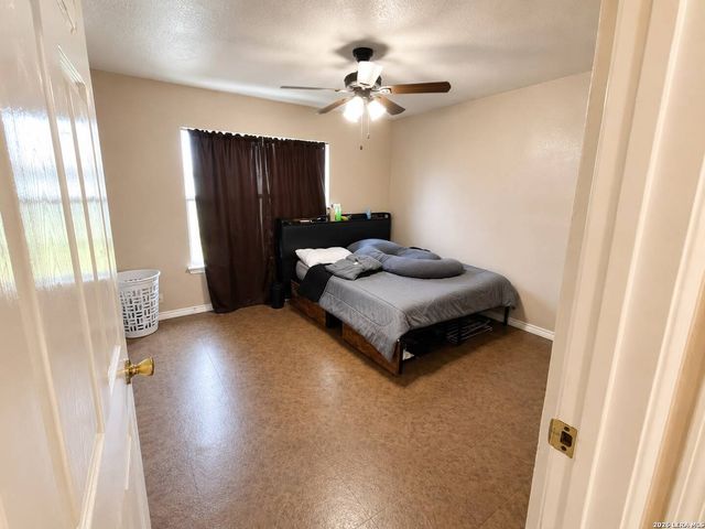 807 SW 24th St, San Antonio, TX 78207