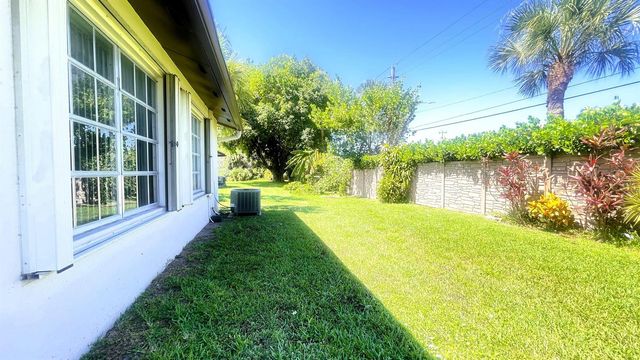 15640 Bottlebrush Circle, Delray Beach, FL 33484