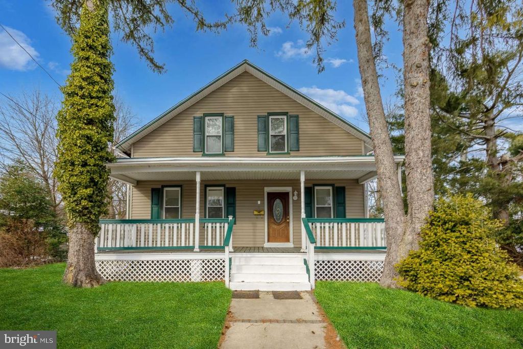 38 BRENWAL AVE, Ewing, NJ 08618