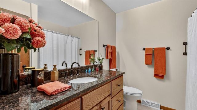 3065 Davis Drive, Eau Claire, WI 54701