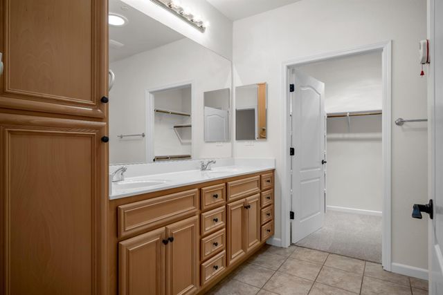 1697 Marseille Ln, Roseville, CA 95747