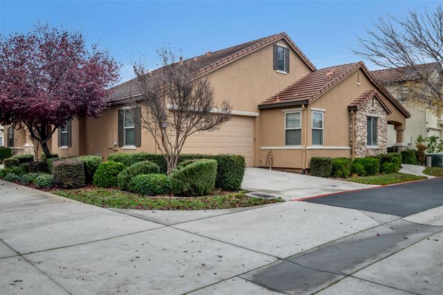 1697 Marseille Ln, Roseville, CA 95747