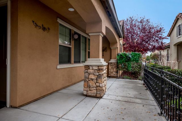 1697 Marseille Ln, Roseville, CA 95747