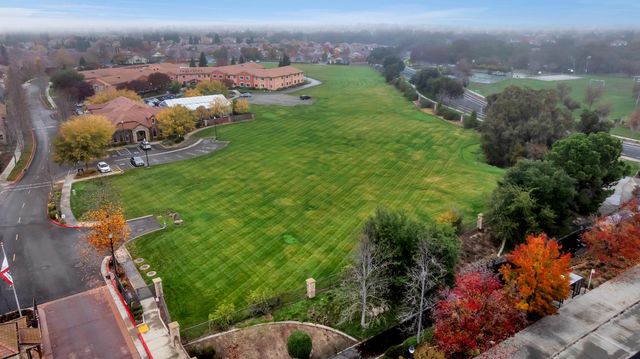 1697 Marseille Ln, Roseville, CA 95747