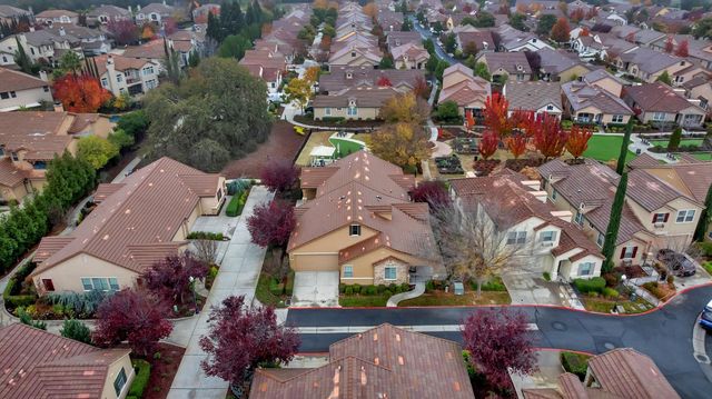 1697 Marseille Ln, Roseville, CA 95747
