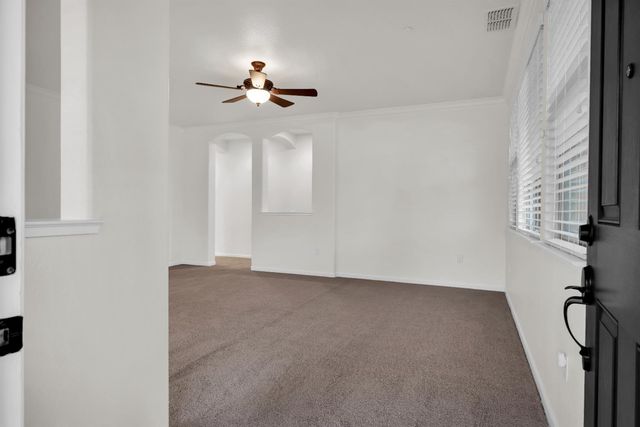 1697 Marseille Ln, Roseville, CA 95747