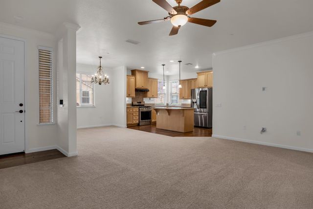 1697 Marseille Ln, Roseville, CA 95747