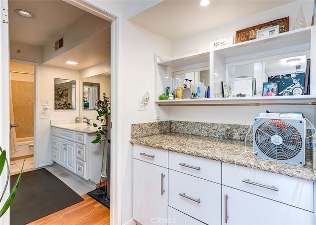 400 N Acacia Avenue B10, Fullerton, CA 92831