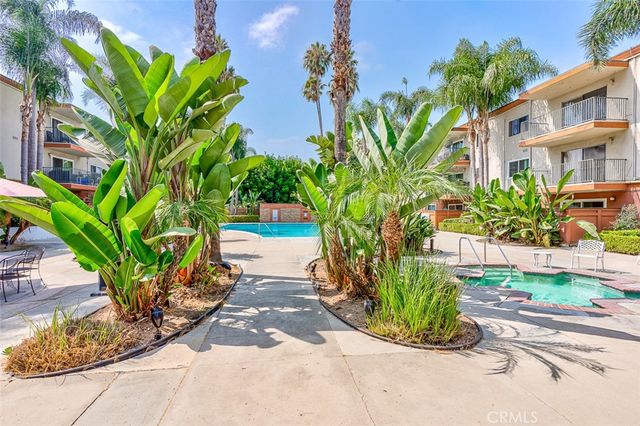 400 N Acacia Avenue B10, Fullerton, CA 92831